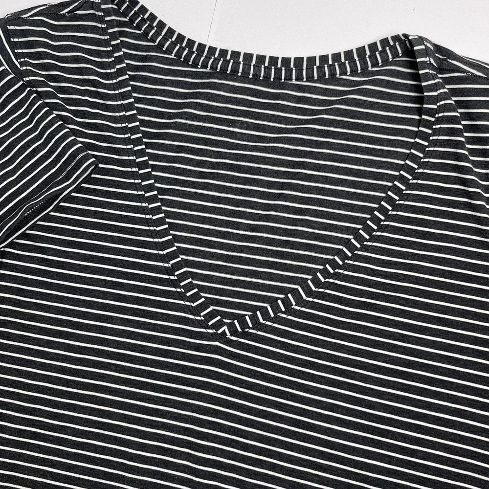 Lululemon Women's Love Tee V Neck Short Sleeve T-Shirt Black White Stripe - Picture 2 of 10